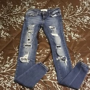 24x35 KanCan Signature Skinny Jeans